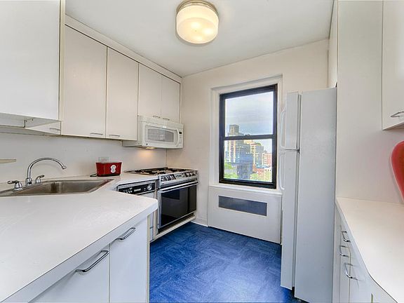 5th image of 152 E 94th St APT 12B