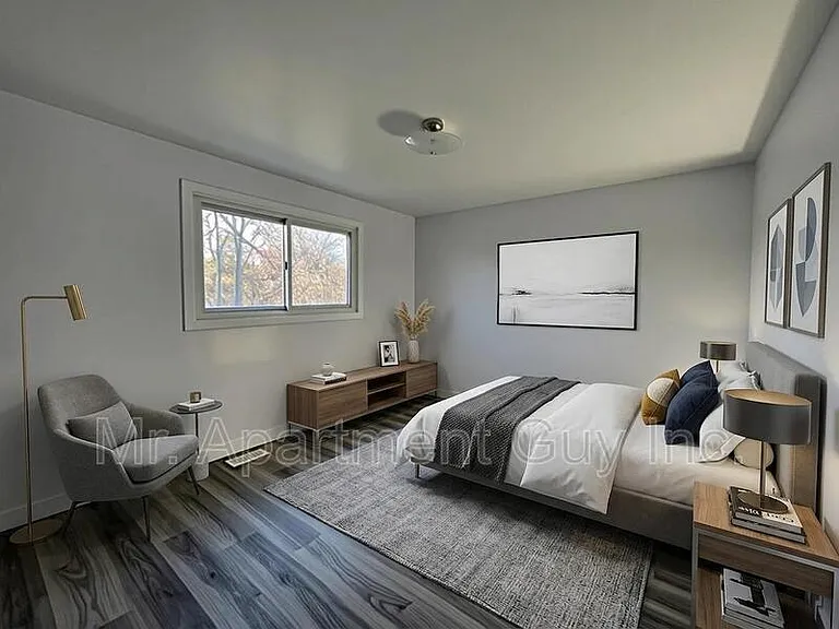 161 Weber St N — Photo 4