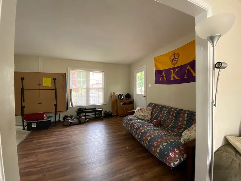 1608 Wallace St — Photo 24