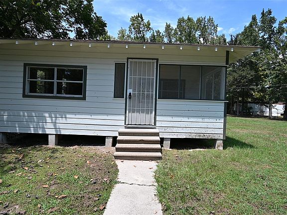 2nd image of 701 Clay St