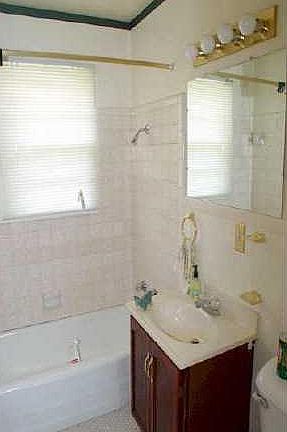 5th image of 1128 SW 53rd St