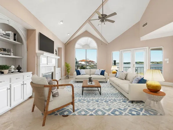 106 Cove Point, Montgomery, TX 77356