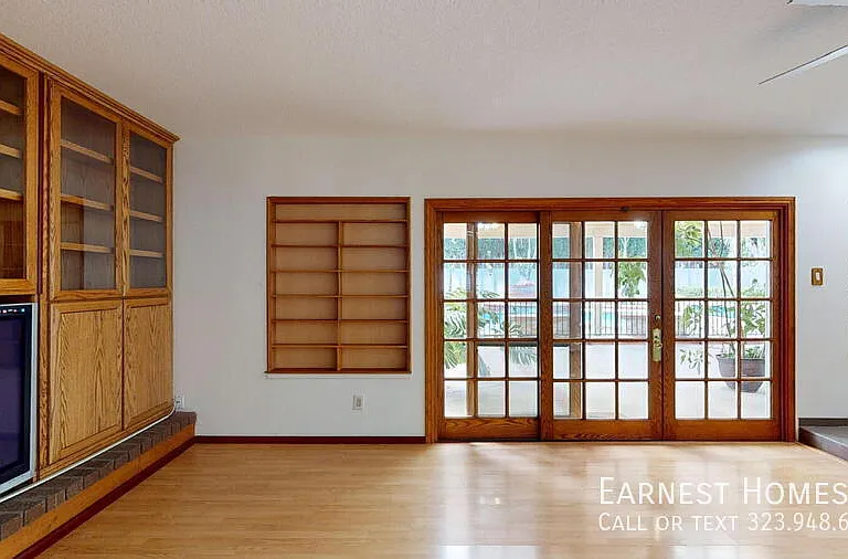 7814 Woodhall Ave — Photo 10