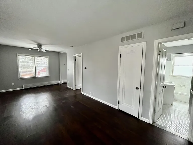 62 Madison Ct #4 — Photo 4