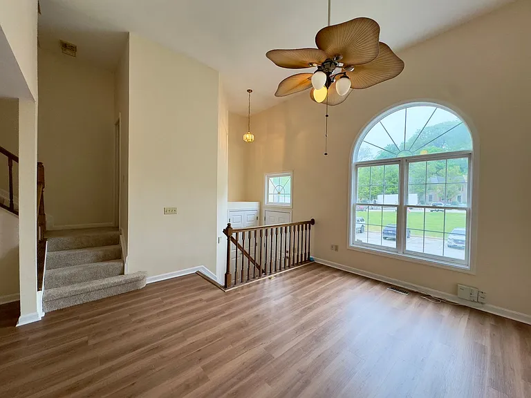 53 Cedarwood Cir — Photo 2