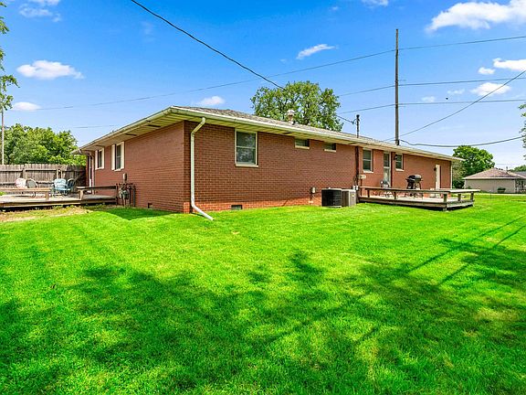 5th image of 820 W Teton Dr