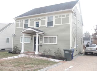 585 Ruth St, Bridgeport, CT 06606