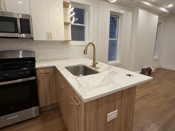 232 Van Horne St #4A