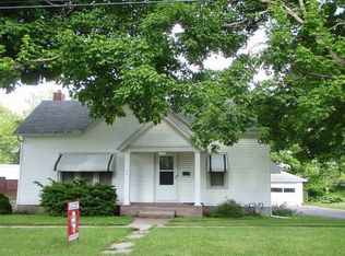 223 S 3rd St, Monmouth, IL 61462