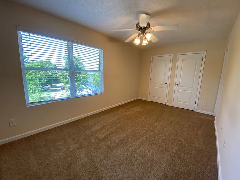 218 Bridgewater Cir — Photo 6