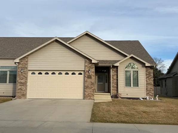 911 SANDSTONE DR, North Platte, NE 69101