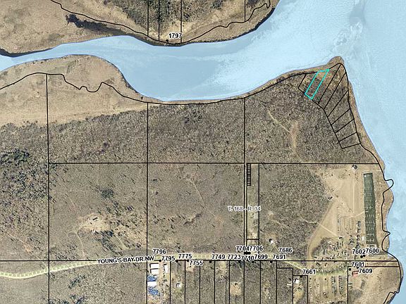 2nd image of 20 Youngs Bay Dr