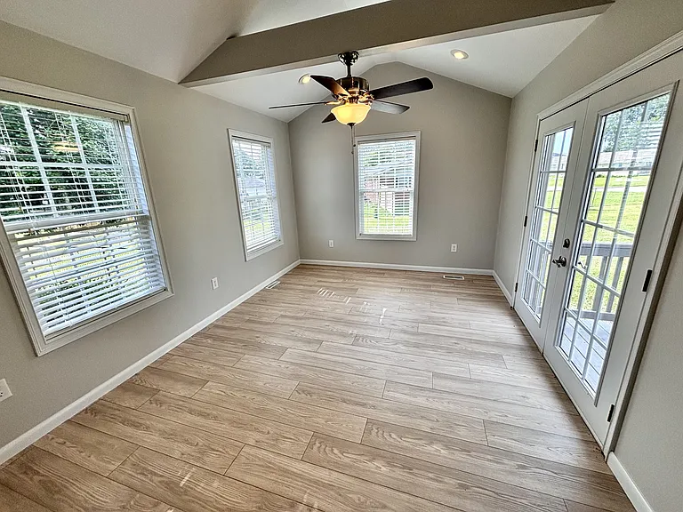 120 Willow Dr — Photo 7