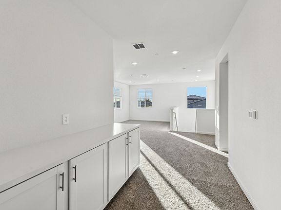 NCA_Rushmore_4523_ Loft_1437_McIntyreSt_ 4.jpg