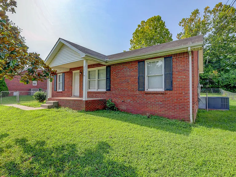 204 Bob White Dr — Photo 3