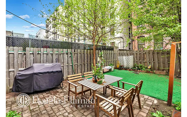 Rented by Douglas Elliman | media 35