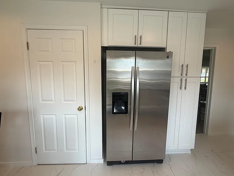 4803 Thorntree Dr — Photo 3