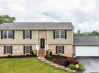 2340 Four Leaf Cir, Dayton, VA 22821