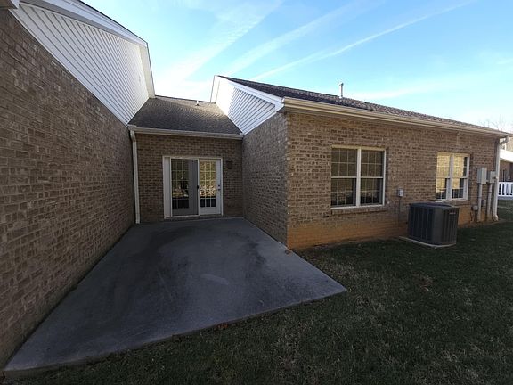 4th image of 543 Greenway Landing Pl