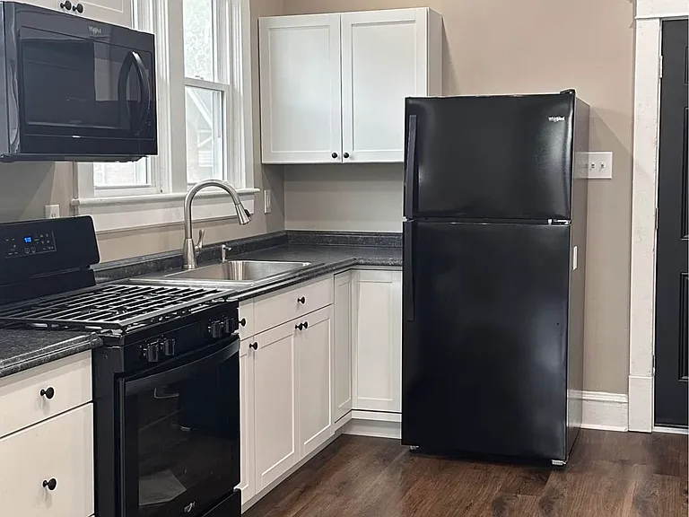 124 Park Blvd #1/2 — Photo 8