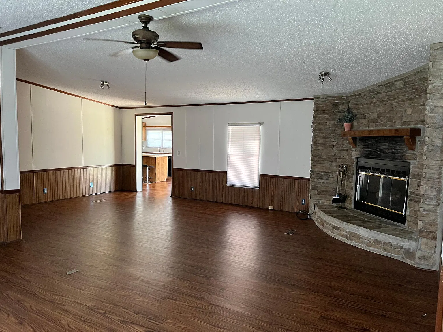 912 Meriwether Rd — Photo 4