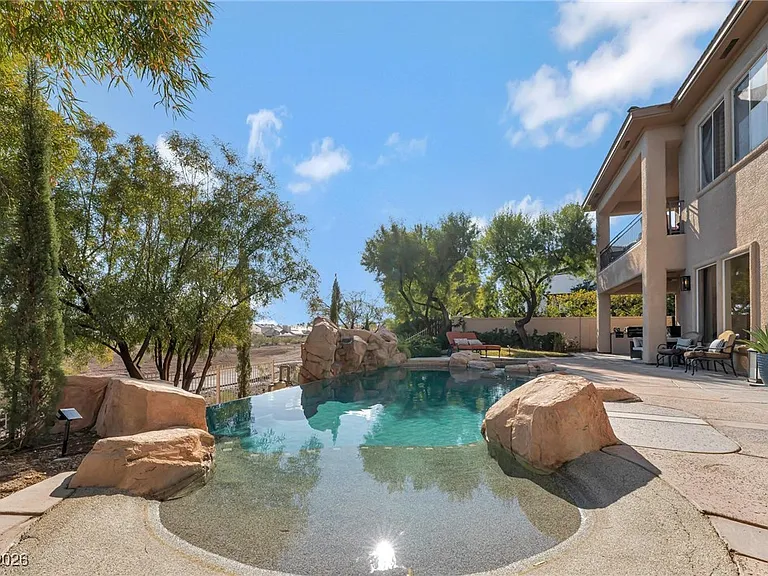 904 Pont Chartrain Dr — Photo 25