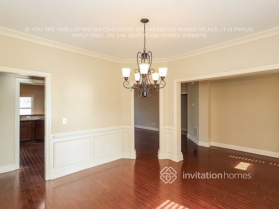 5th image of 427 Sweetwater Bridge Cir