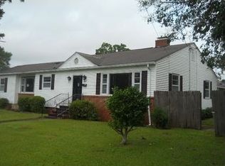 911 Cameron Dr, Kinston, NC 28501