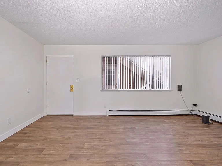 1074 Cedar Way — Photo 8