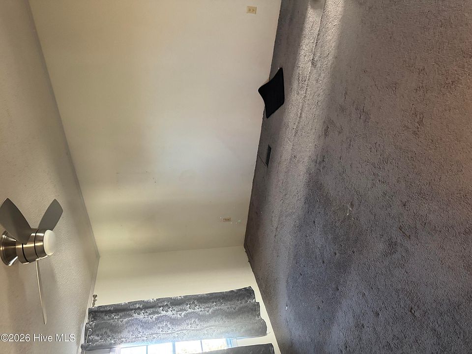 2nd image of 124 Robins Estate Lane