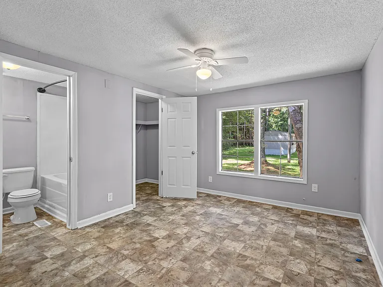 1133 Pickett Rd — Photo 17