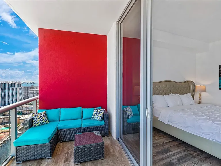 2600 E Hallandale Beach Blvd #T3302 — Photo 16