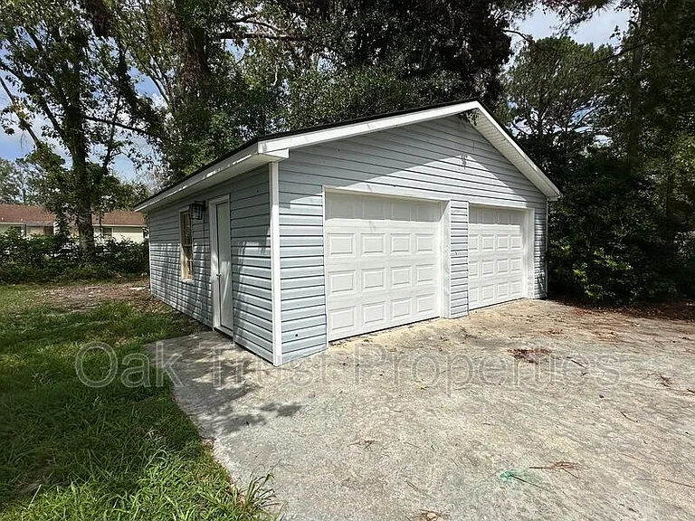 108 Columbia Dr — Photo 15