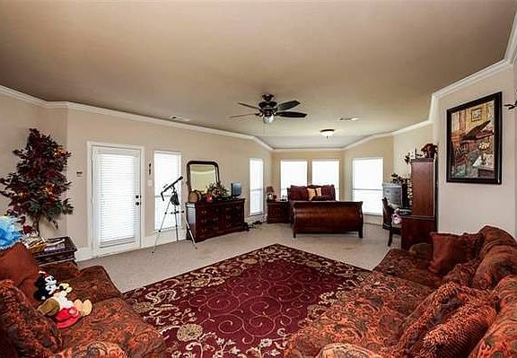 4th image of 2116 Becky Ln