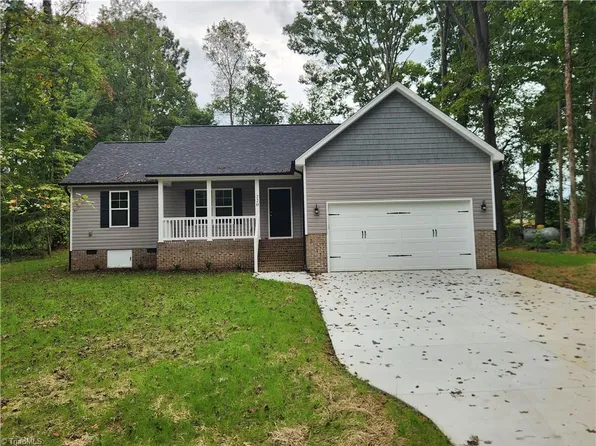 220 Longview Rd, Madison, NC 27025