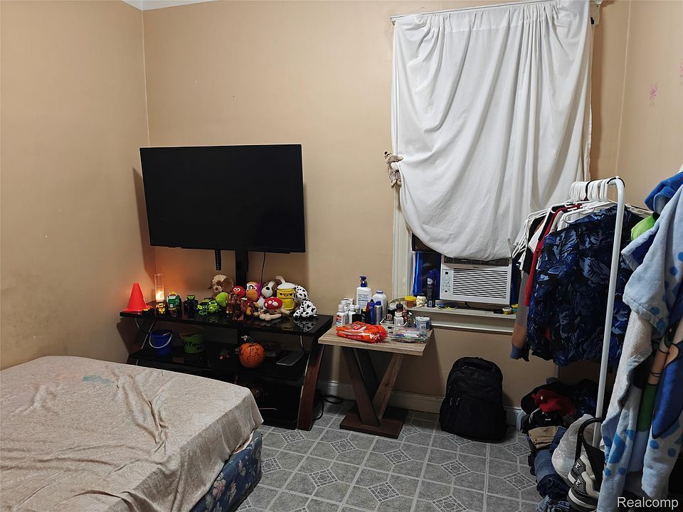 3401 Military St, photo 30