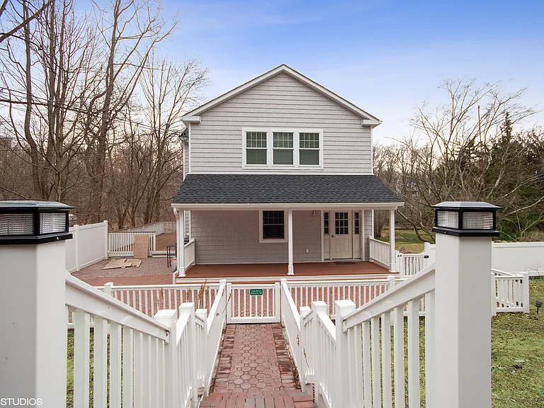 275 Croton Dam Rd — Photo 2
