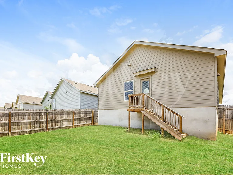 1335 White Willow — Photo 18