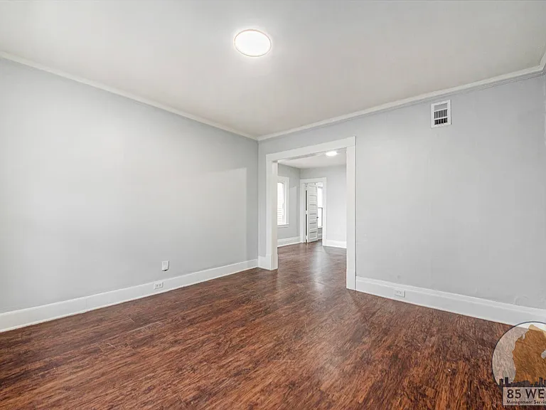 407 11th St NW #D — Photo 2