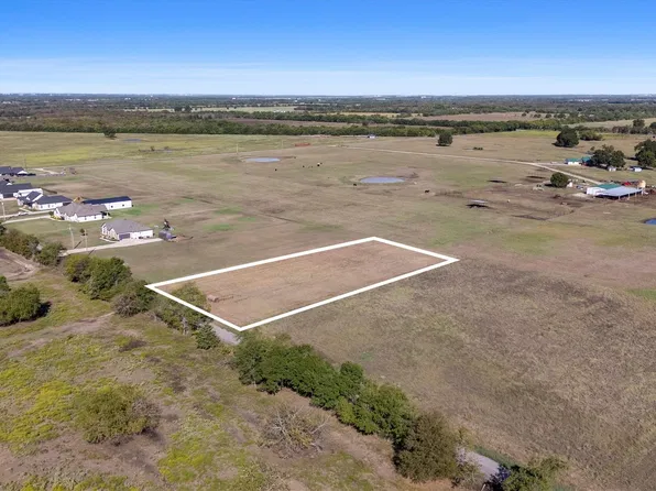 784 County Road 1021, Wolfe City, TX 75496