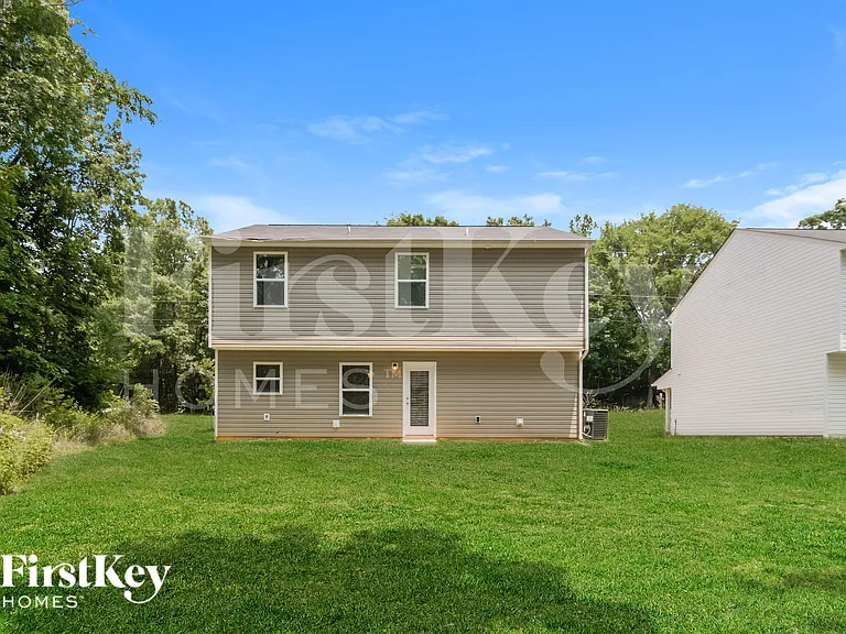 4019 Maderia Dr NW — Photo 14