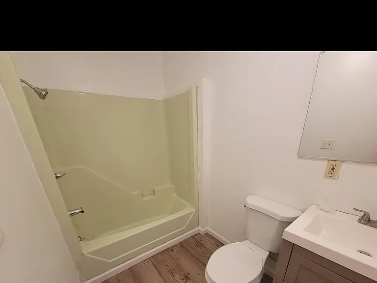 644 2nd Ave #4 — Photo 14