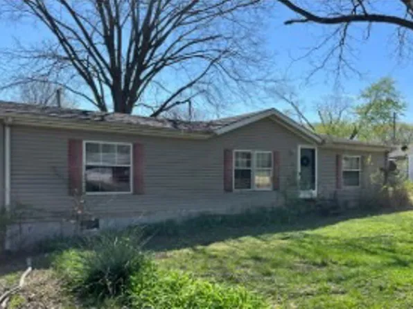 604 W Davis St, Keyesport, IL 62253