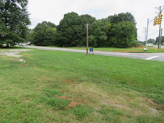 3rd image of 4599 Parris Bridge Rd