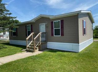 9345 River Dr, Linden, MI 48451