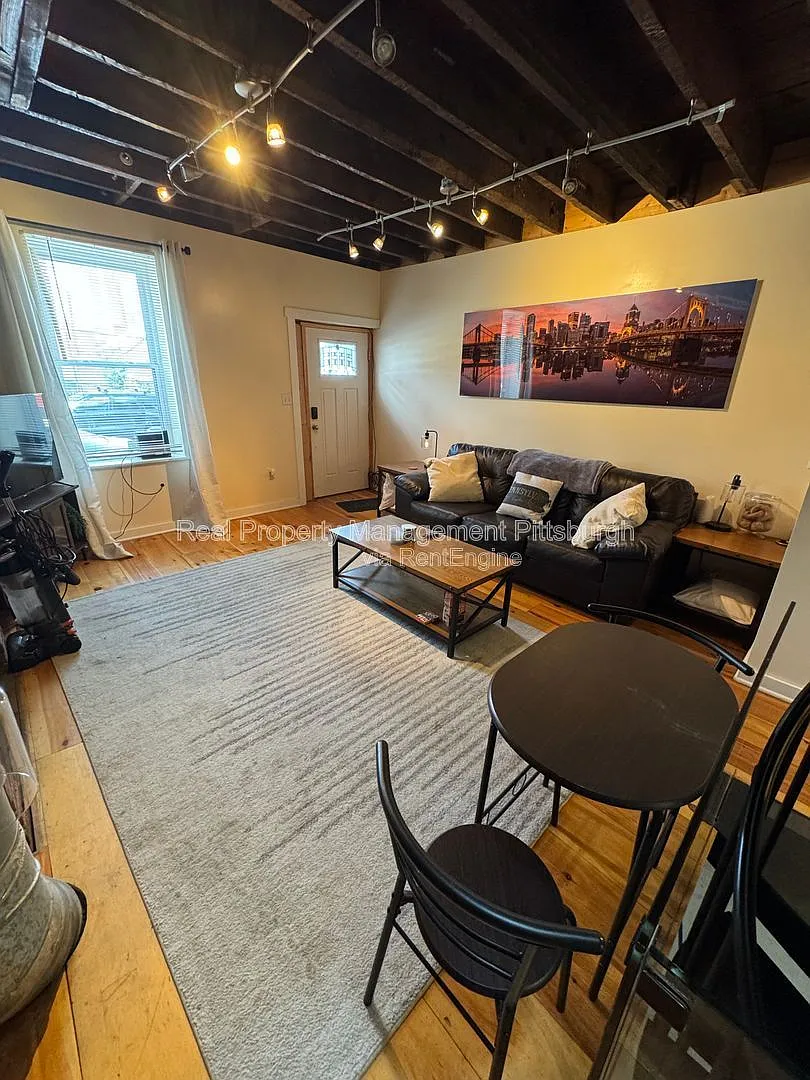 2 bed, 1.5 bath, 1224 sqft, $1,690 — Photo 3