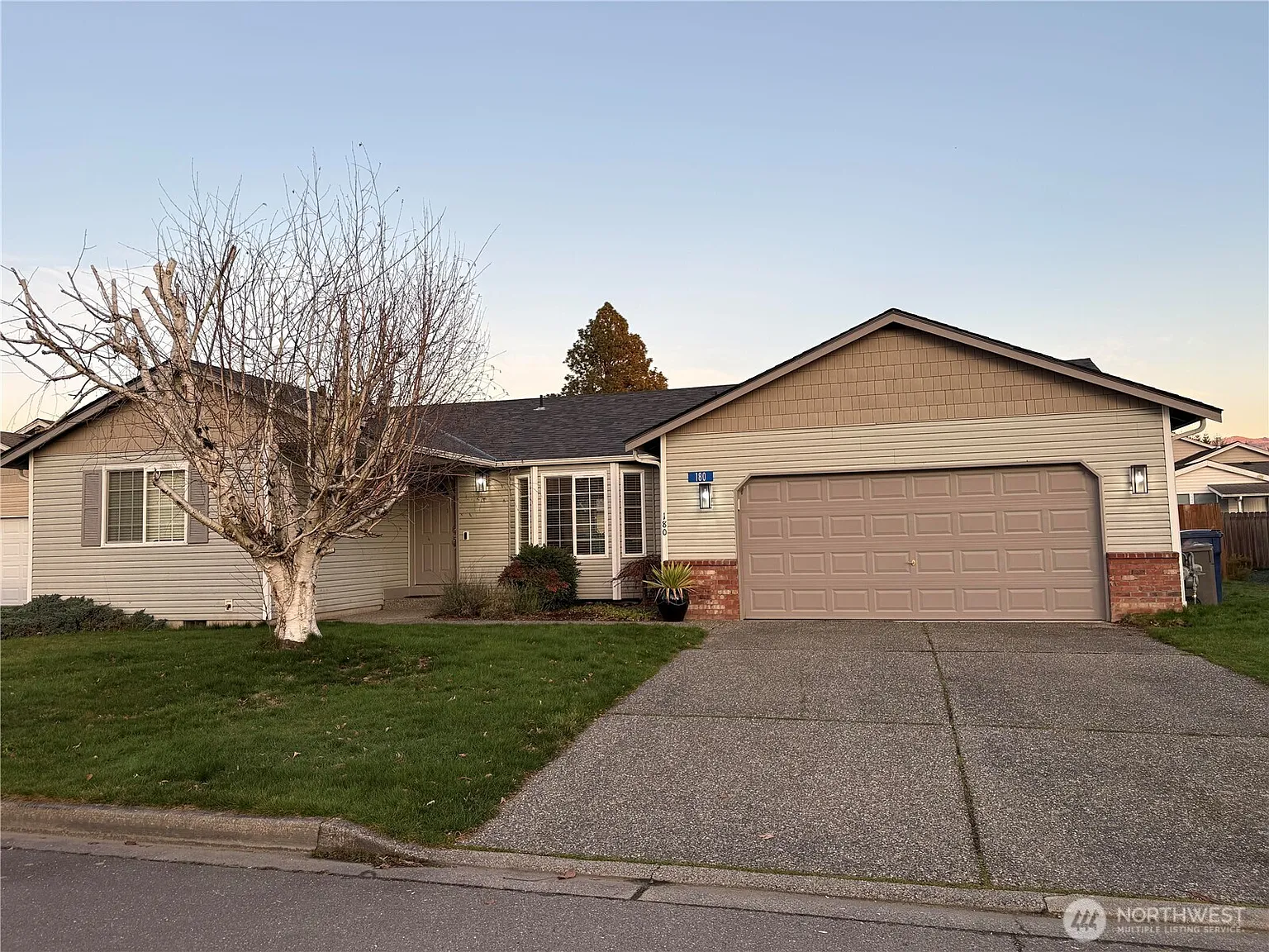 180 Moss Lane photo 1