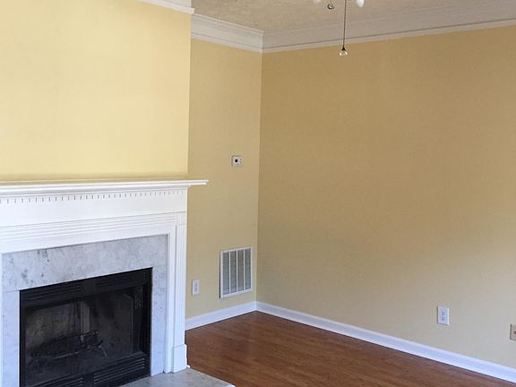 2nd image of 44 Hampton Dr