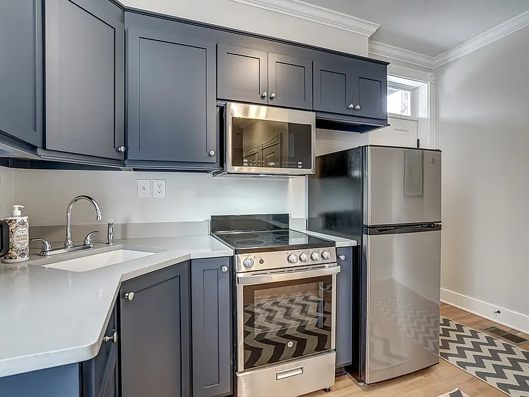 412 W Franklin St #D — Photo 4