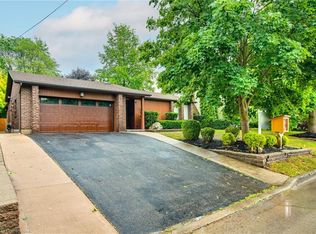 65 Hillcrest Ave, Saint Catharines, ON L2R4Y4